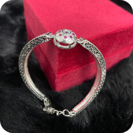 Ladies Antique Mundra Braclet